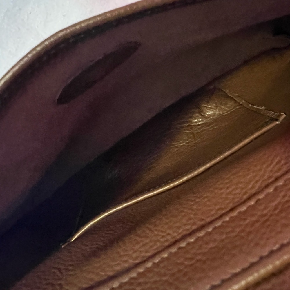 Classic Brown Leather Bag with Timeless Design. Silver hardware. - Picture 3 of 9